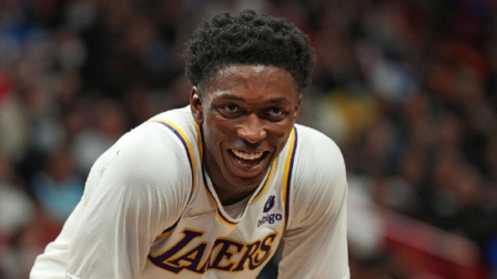 NBA热辣资讯 湖人两年合同续签最大惊喜 第二年为球队选项