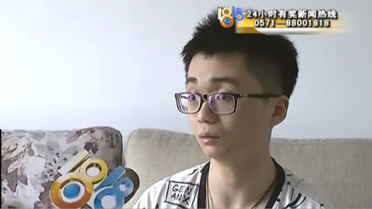 1818黄金眼 车位旁边有堵墙 老司机停车也说很难