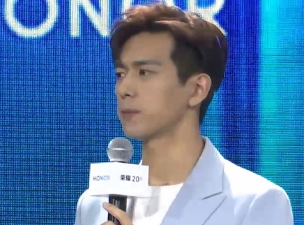 饭爱豆娱乐 李现望尝试不同类型角色