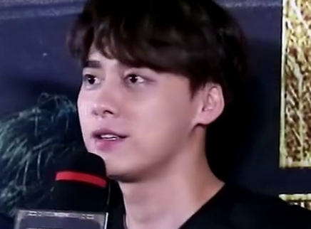 峰记本-李易峰资源博 李易峰让粉丝别看电影了可还行