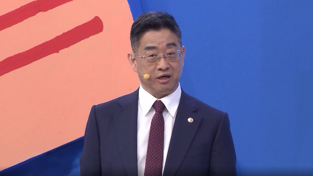 X诊所. 重视妇科疾病的预警信号