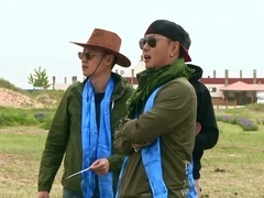 辛柏青变扒手翻包“行窃” 遭王烈携袖珍马挑衅