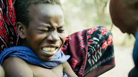 原始部落的割礼习俗，每个男孩都要举行，过程生不如死