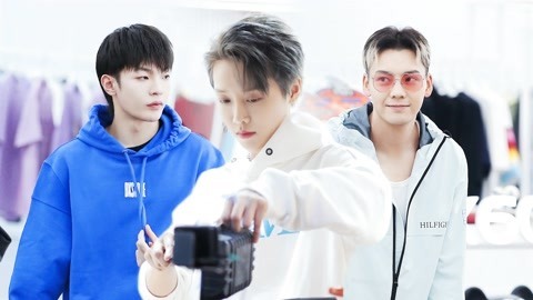 第11期上集 陈伟霆丞丞猛男撒娇 雨昕做排骨逼疯小白