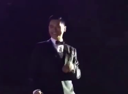 娱乐新鲜爆 感受一下发哥周润发的身材