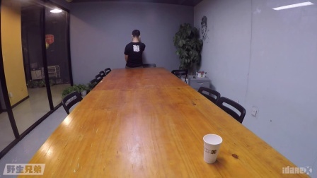 神准乒乓球投掷,无死角投进杯中