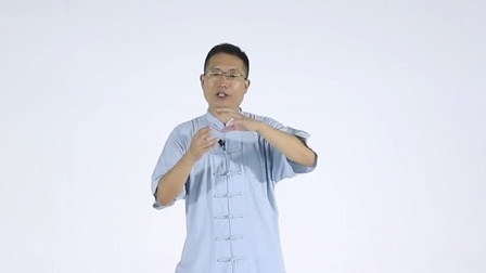 十字手（精讲）： 转体扣脚 弓腿分手