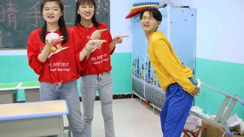 美女家务事 同学抢小花的无硼砂泥玩