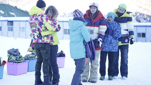 冰雪奇迹 第1期：零下25度穿内衣刨雪周韦彤吓哭