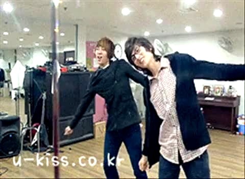 IU kiss&cry 朋友的爱 饭制版-U-Kiss (UKiss)