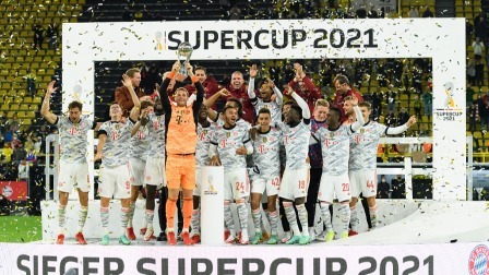拜仁3-1多特卫冕成功 莱万双响罗伊斯世界波
