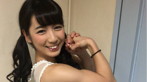 高兴就好 霸气萌妹子秒变女爷们