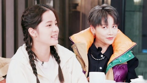 下班啦！合伙人第2季 刘雨昕深陷游戏黑洞 陈伟霆娜娜接连秀魔术
