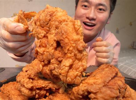 盗月社食遇记 2020 6只手枪大鸡腿配冰可乐