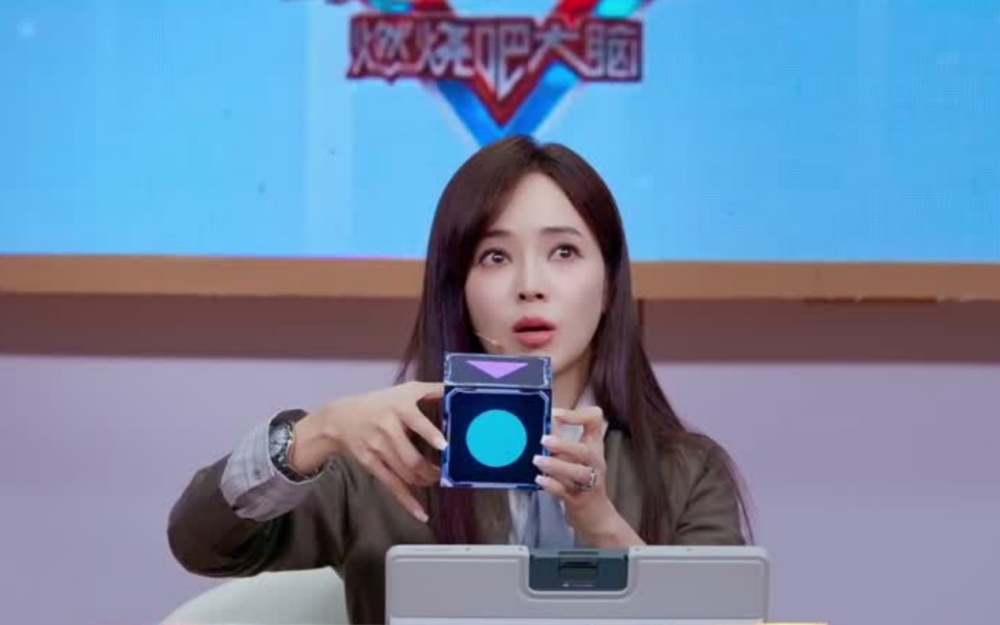 杨易诠释何为“拼尽全力”，侯佩岑锐评：老命也是命！