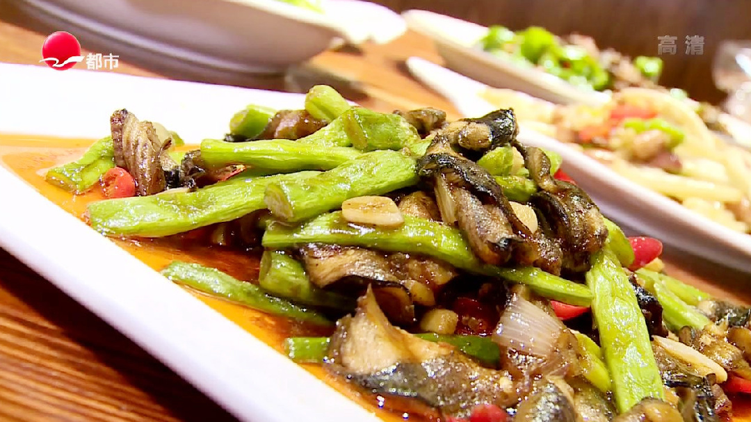 人气美食 山东风味特色菜 鳝片爆炒豇豆？