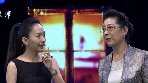你看谁来了 歌唱家关牧村“自嘲”最傻嘉宾 神秘礼物感动全场