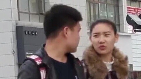 路边社 男人喜欢萌妹子还是风骚女？