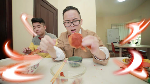 小缸和阿灿 自制大闸蟹吃出脚皮味？
