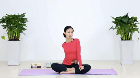 肩颈瑜伽教学 你也可以“反手摸肚脐”