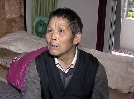 寻情记 残疾弟弟的新房怎会不翼而飞