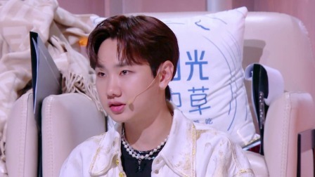 天赐的声音 第四季 会员版：吉克隽逸舞台造型独特，汪苏泷盛赞她站在舞台上就是一道风景