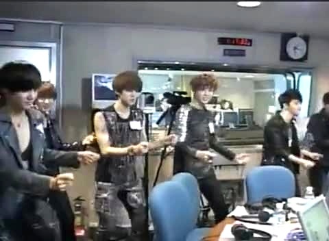 EXO MAMA - SBS 崔华静的Power Time现场版 12/05/15-EXO-K