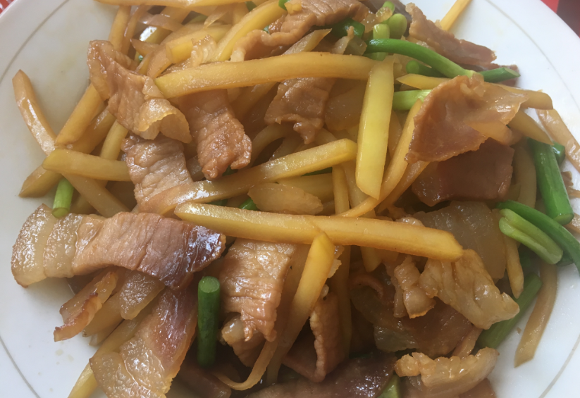 美&middot;食 吃不完的咸肉别扔掉，还能和它一起炒，上桌瞬间被抢光