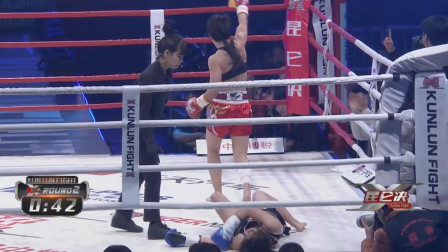 散打一姐飞身进攻, 日本女将应声倒地鼻梁差点被踢断