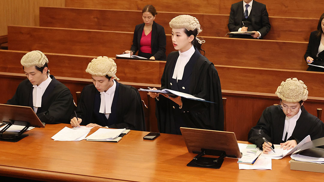 第9期下纯享： 模拟法庭！罗仪涵VS向致远