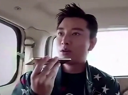 综艺吃瓜社 “老司机” 贾乃亮模仿张继科