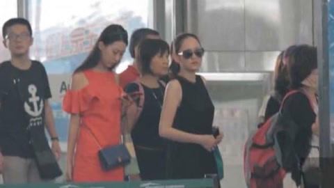 屏行星乐汇 要拍就去T台拍；人家飞哪关你屁事