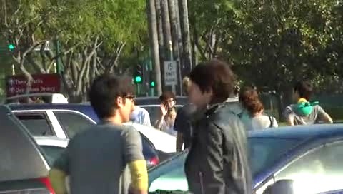 EXO Walking And Waiting For Their Van At Disneyland 饭拍版 12/05/19-EXO