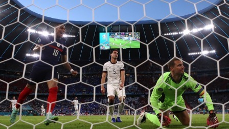 欧洲杯-法国队1-0击败德国，胡梅尔斯乌龙拉比奥特中柱