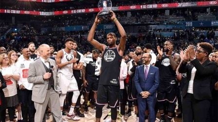 微电影回顾去年全明星周末 致敬韦德德克阿杜当选MVP