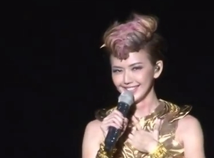 娱乐急先锋 孙燕姿演唱会引发歌迷追忆青春
