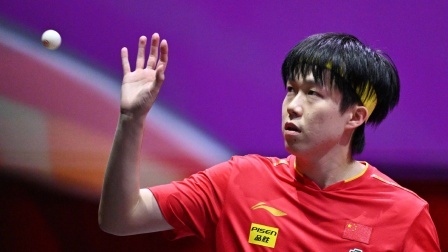 王楚钦：吸取了奥运会球拍被踩断教训，训练中会用副拍练习