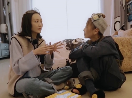 我家那闺女2 闺女日记 第20期：王鸥享受精致饭后甜点