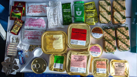 单兵口粮比拼: 美国混搭, 俄罗斯管饱, 中国的看完我饿了
