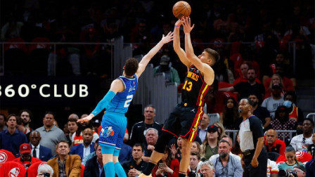 2021-2022赛季NBA集锦 特雷-杨24+10 鲍尔26+7 老鹰轻取黄蜂&与骑士争第8