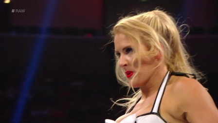 WWE RAW 2019 【RAW 06/10】小魔女正面出招，莱西背后补刀