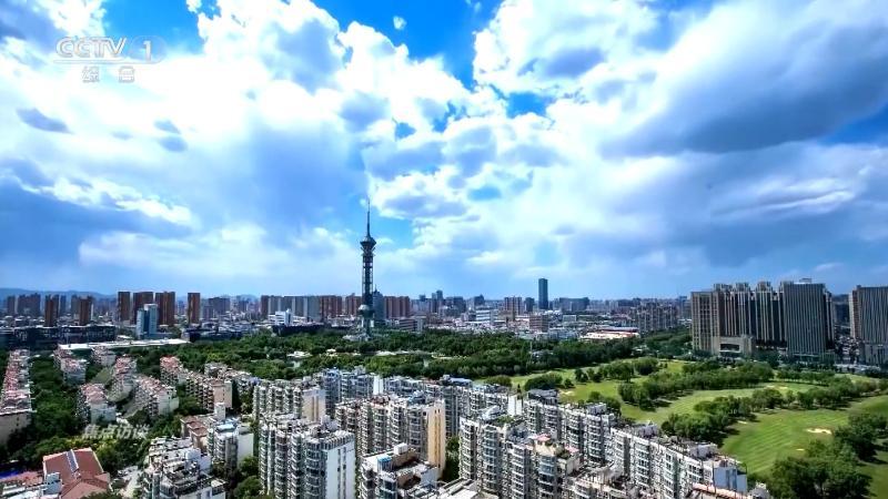 焦点访谈 《焦点访谈》 20260101 “小家”热气腾腾 “大家”蒸蒸日上