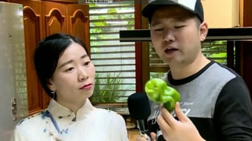 人气美食 过年不打烊 方便实惠年味浓