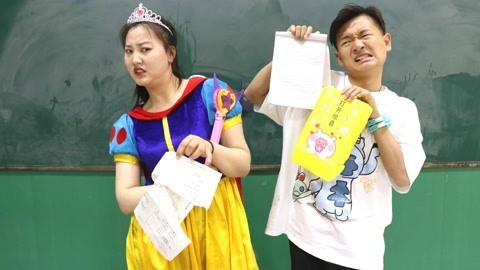 老师的试卷损坏了，小小用“修复盲盒”帮忙，能恢复原样吗？