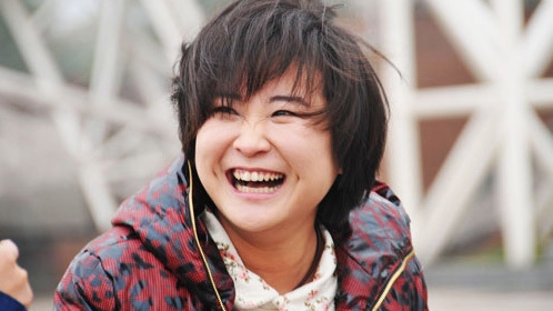 贾玲联手爱笑兄弟倾情演绎“骑马舞”