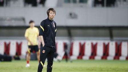 中国男足冲击2022世界杯 记者陈永：国足换帅已经进入倒计时，概率99%