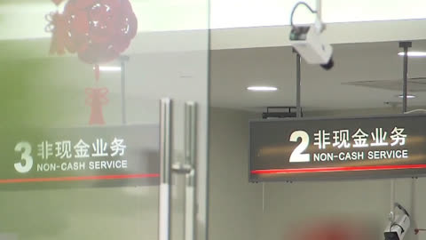 传奇故事 被“操控”的八年