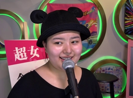 818超女聊天室 张雨佳秒变李雨“小粉丝”