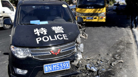 “偷狗贼”射杀9只狗，开套牌车夺命狂奔撞毁警车