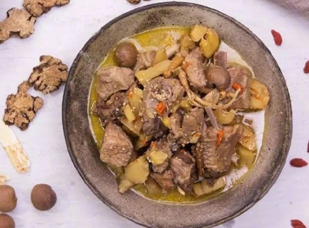 美食台 秋日转凉 来一碗滋补的姜母鸭汤